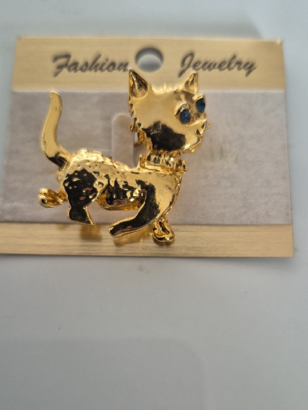 Fashion Jewelry Vintage Gold Cat Brooch with Blue Eyes - Picture 3 of 16